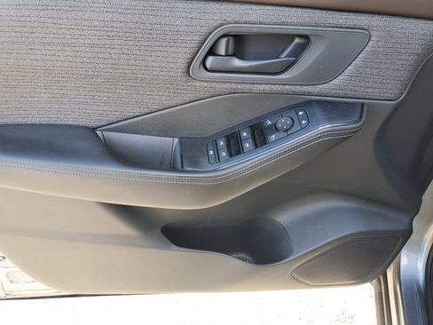 Used 2021 Nissan Rogue S image 25