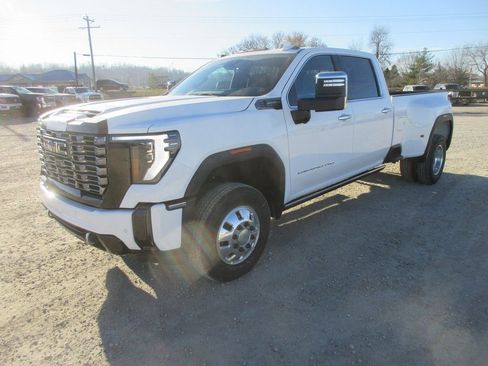 New 2026 GMC Sierra 3500 Denali Ultimate AWD/4WD image 10