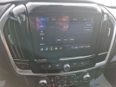 Used 2021 Chevrolet Traverse LT image 19