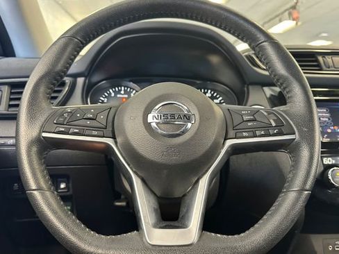 Used 2020 Nissan Rogue SV AWD/4WD image 26