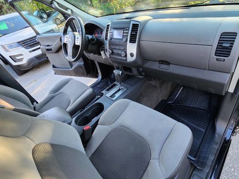 Used 2014 Nissan Xterra S image 41