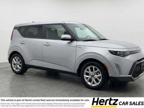 Used 2025 Kia Soul LX w/ LX Technology Package FWD image 1