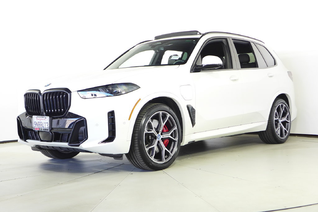 Certified 2025 BMW X5 xDrive50e w/ M Sport Package AWD/4WD image 2