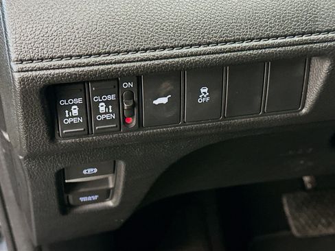 Used 2025 Honda Odyssey Sport-L image 17