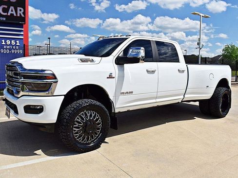 Used 2025 RAM 3500 Laramie AWD/4WD image 12