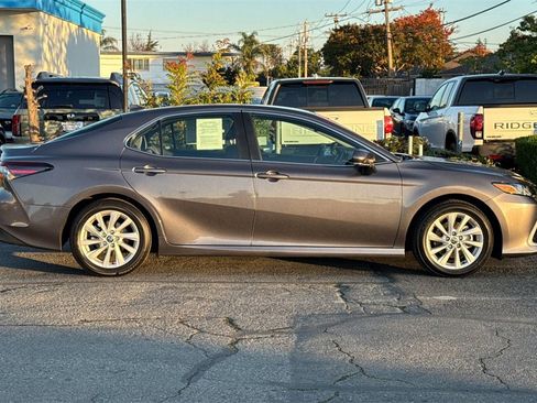 Used 2024 Toyota Camry LE image 2