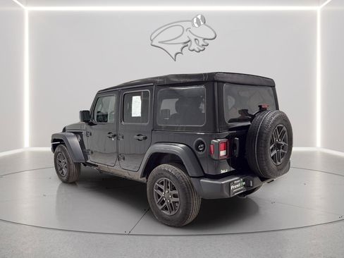 Used 2024 Jeep Wrangler Unlimited Sport AWD/4WD image 3
