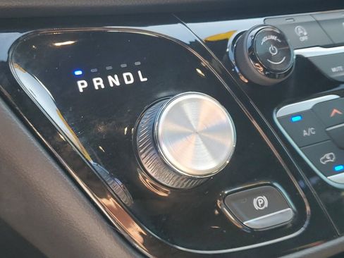 Used 2018 Chrysler Pacifica Touring Plus w/ S Appearance Package image 36