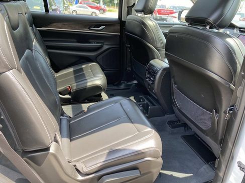 Used 2023 Jeep Grand Cherokee L Limited AWD/4WD image 30