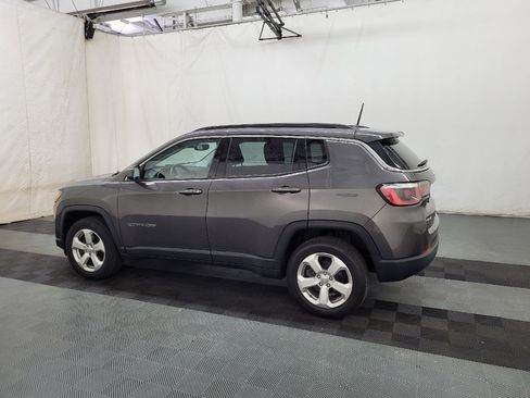Used 2018 Jeep Compass Latitude AWD/4WD image 3