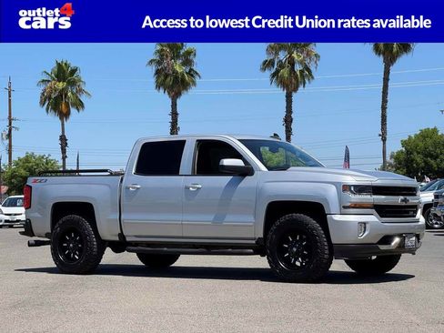 Used 2018 Chevrolet Silverado 1500 LT w/ Texas Edition AWD/4WD image 1