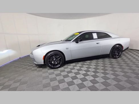 Used 2024 Dodge Charger Daytona R/T w/ Plus Group AWD/4WD image 50