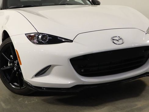 Used 2019 MAZDA MX-5 Miata Club w/ I-ACTIVSENSE Club Package RWD image 50