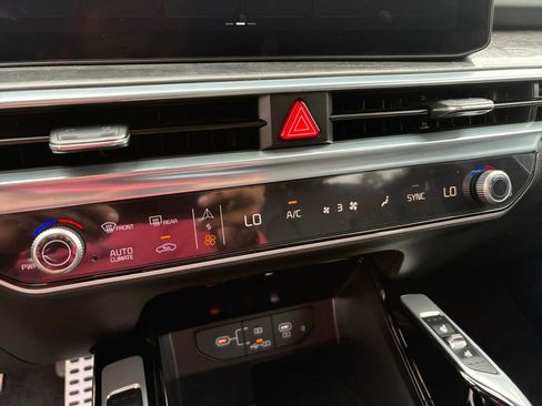 New 2025 Kia Sorento SX image 29