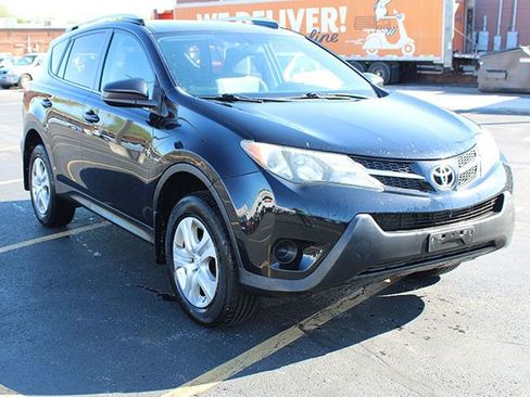 Used 2015 Toyota RAV4 LE image 4
