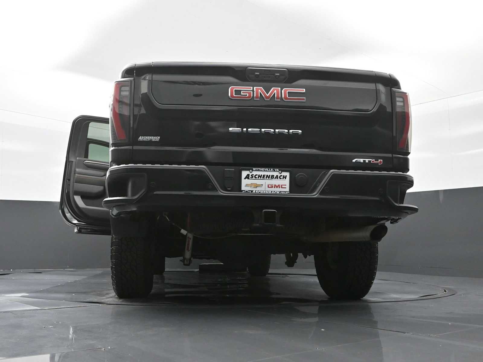 Used 2024 GMC Sierra 2500 AT4 w/ AT4 Preferred Package AWD/4WD image 46