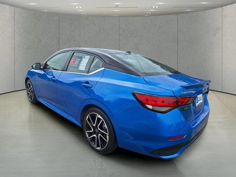 Used 2025 Nissan Sentra SR w/ SR Premium Package FWD image 3