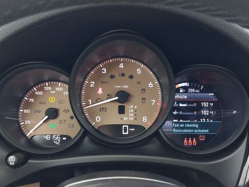 Certified 2023 Porsche Macan AWD/4WD image 21