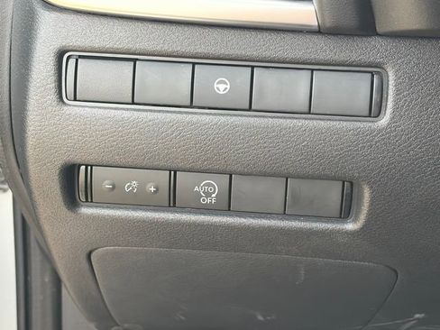 Used 2023 Nissan Rogue SV image 20