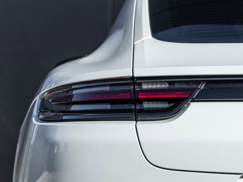 Used 2020 Porsche Panamera GTS image 16