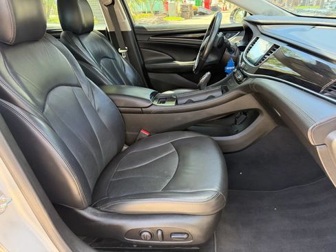 Used 2018 Buick LaCrosse Essence FWD image 19