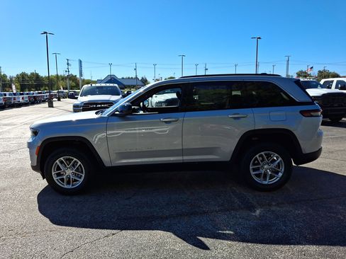 New 2025 Jeep Grand Cherokee Laredo X image 5