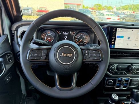 Used 2024 Jeep Gladiator Sport AWD/4WD image 29