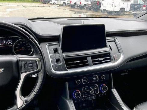 Used 2021 Chevrolet Suburban Premier w/ Premium Package RWD image 13