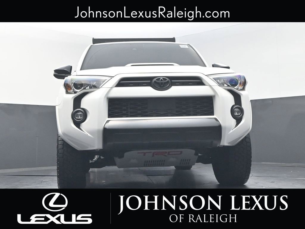 Used 2021 Toyota 4Runner Venture w/ Moonroof Package AWD/4WD image 15