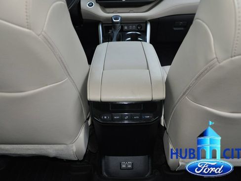 Used 2023 Toyota Highlander XLE image 21