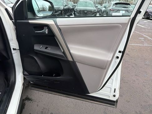 Used 2013 Toyota RAV4 Limited image 27