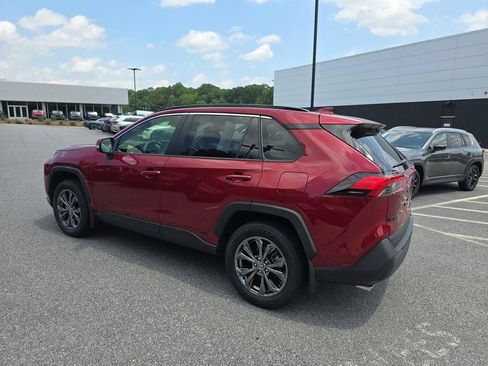 Used 2022 Toyota RAV4 XLE Premium AWD/4WD image 5