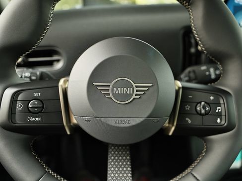 New 2026 MINI Cooper 4-Door Hardtop FWD image 34