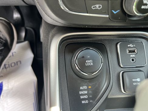 Used 2021 Jeep Compass Latitude AWD/4WD image 20