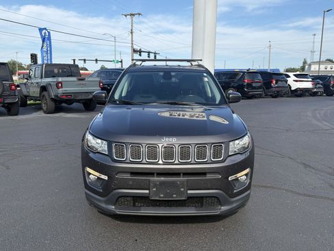 Used 2019 Jeep Compass Latitude w/ Popular Equipment Group FWD image 3