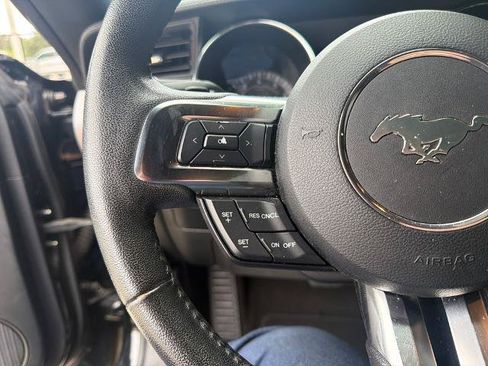 Certified 2017 Ford Mustang Coupe RWD image 18