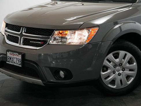 Used 2019 Dodge Journey SE w/ Premium Group FWD image 10