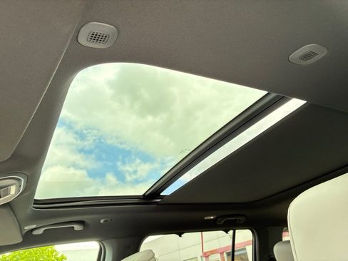 New 2026 Jeep Grand Wagoneer L Limited AWD/4WD image 7