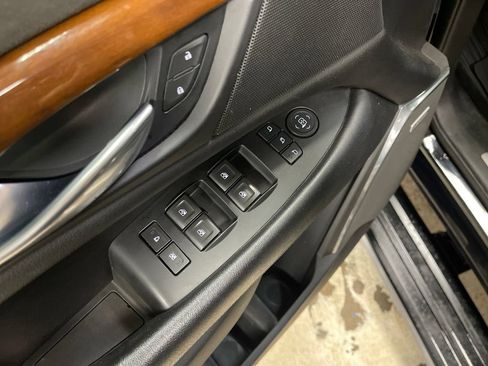 Used 2018 Cadillac Escalade ESV Premium Luxury w/ LPO, Radiant Package AWD/4WD image 16