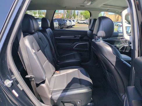 Certified 2024 Kia Telluride S w/ S Sunroof Package FWD image 31