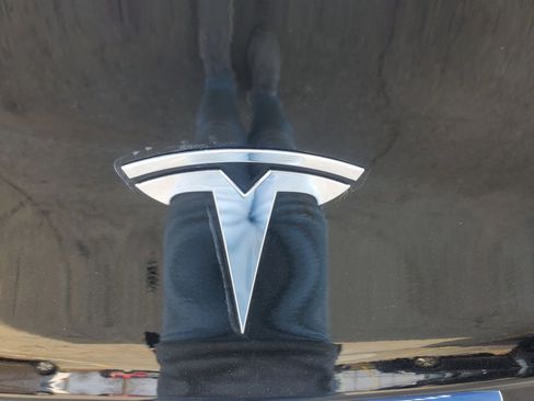 Used 2022 Tesla Model 3 Standard Range image 8