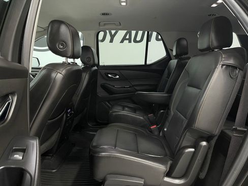 Used 2021 Chevrolet Traverse RS w/ LPO, 'HIT The Road' Package image 30