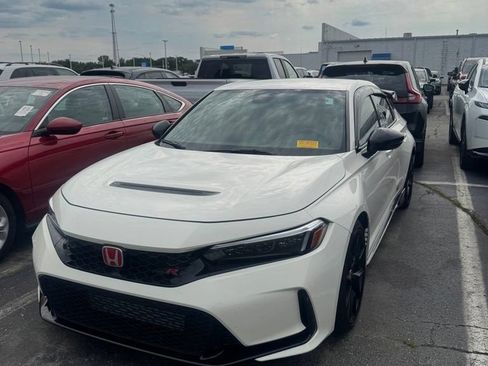Used 2024 Honda Civic Type R image 1