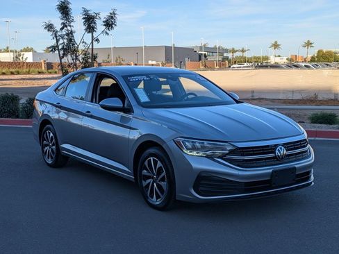 Used 2024 Volkswagen Jetta S image 3