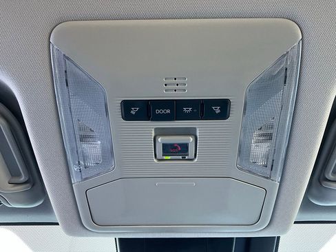 Used 2025 Toyota RAV4 XLE image 17