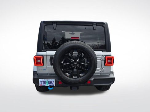 Used 2023 Jeep Wrangler Unlimited Sahara image 6