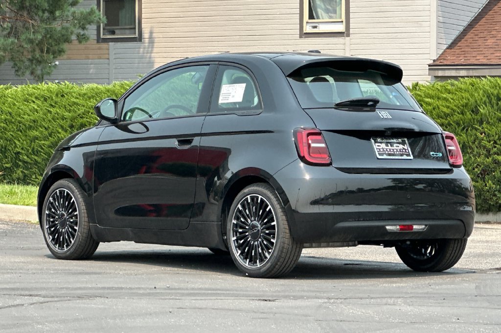 New 2026 FIAT 500 e w/ Comfort Group FWD image 5