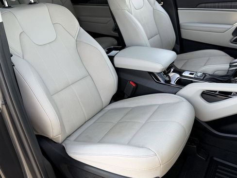 Used 2024 Kia Telluride SX w/ Towing Package image 25