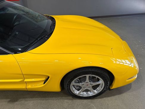 Used 2004 Chevrolet Corvette Convertible w/ Preferred Equipment Group RWD image 37