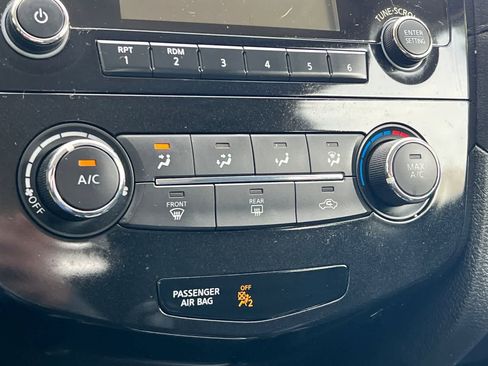 Used 2017 Nissan Rogue S FWD image 23